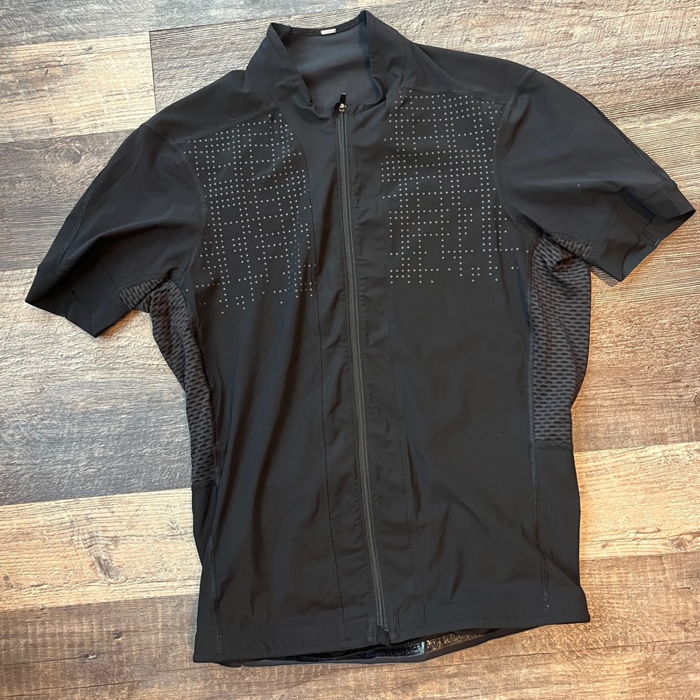 Lululemon men’s black  cycling jersey medium